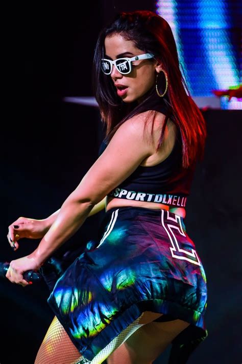 fotos da anitta peladinha|Mostrou demais! Anitta posa nua e deixa bumbum à mostra em foto.